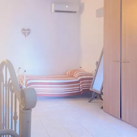 Apartment In Pietra Di Tufo Ischitana, Forio *