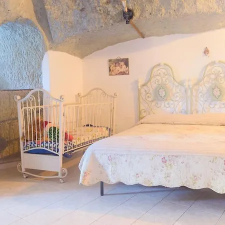 Apartment In Pietra Di Tufo Ischitana, Forio *